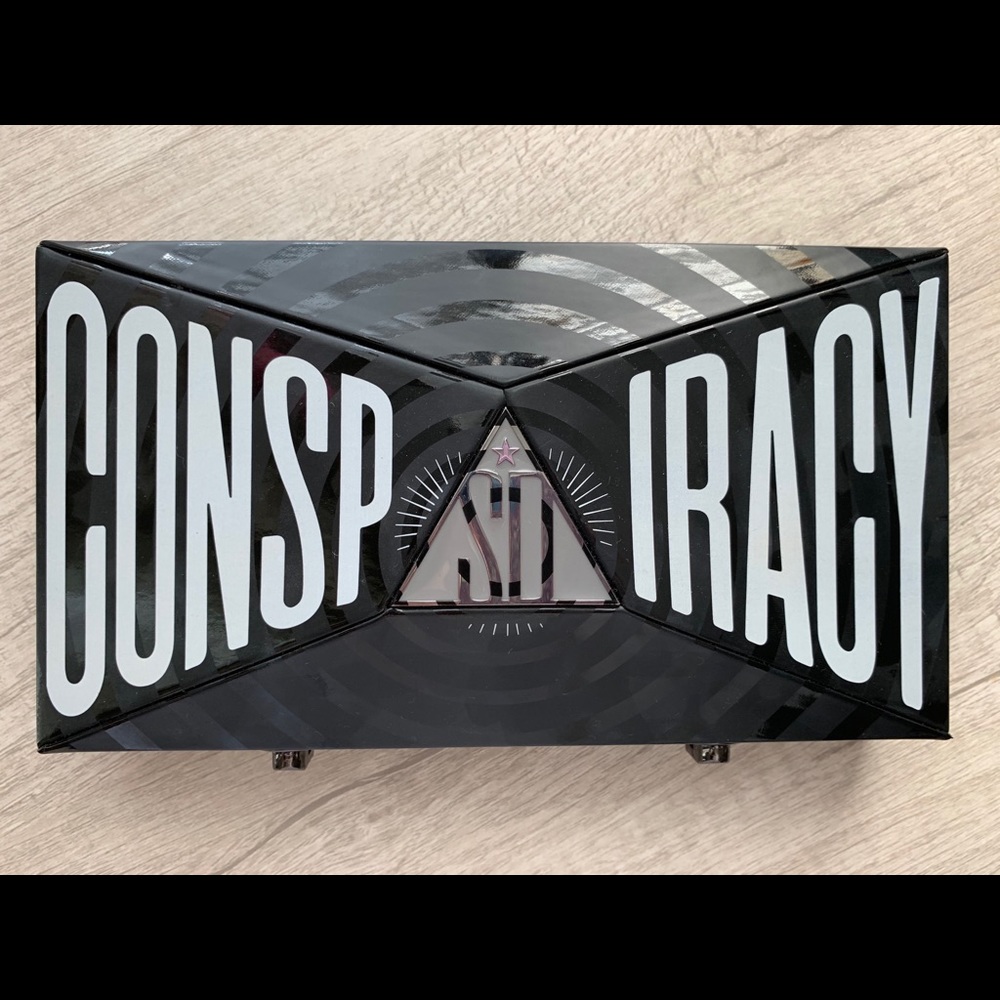 Jeffree Star X Shane Dawson Conspiracy Palette